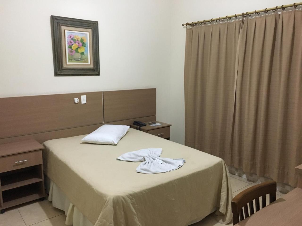 אלפנאס Hotel Vila Rica מראה חיצוני תמונה